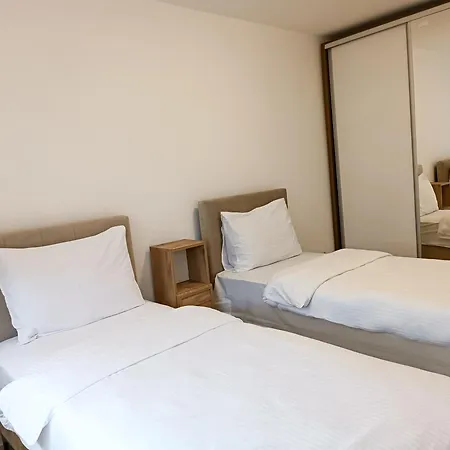 Leyan Holiday home *