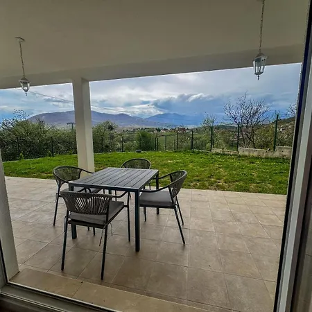 Holiday home Leyan Misevici